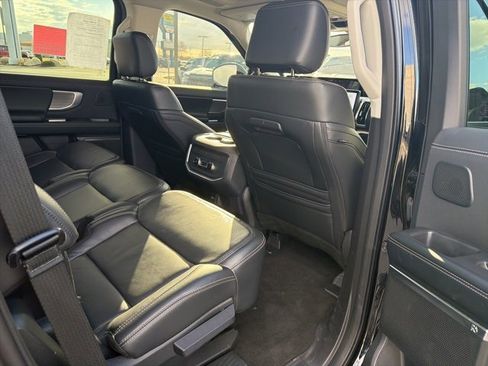 Used 2025 Ford Expedition Platinum w/ Driver's Package image 28