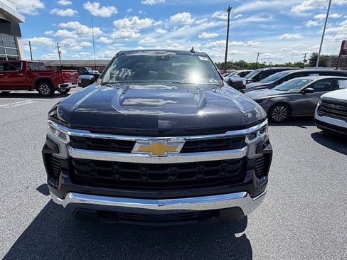 Used 2022 Chevrolet Silverado 1500 LT AWD/4WD image 10