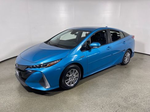 Used 2018 Toyota Prius Prime Premium image 7