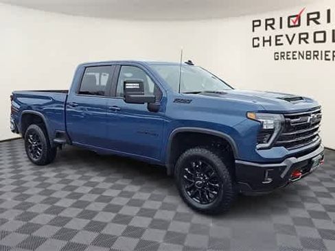 Used 2025 Chevrolet Silverado 2500 LT w/ Trail Boss Package image 2