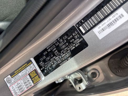 Used 2025 Kia K4 LXS image 28