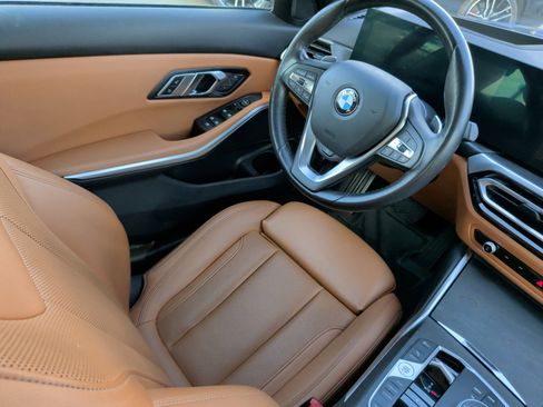 Used 2023 BMW 330i Sedan w/ Premium Package image 33