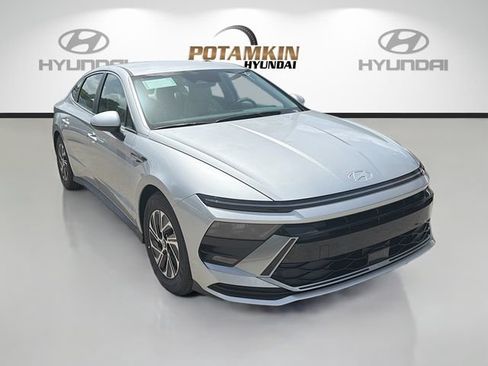 New 2026 Hyundai Sonata Blue FWD image 3