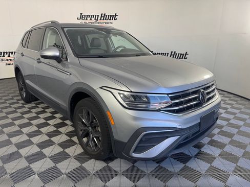 Used 2024 Volkswagen Tiguan SE AWD/4WD image 6