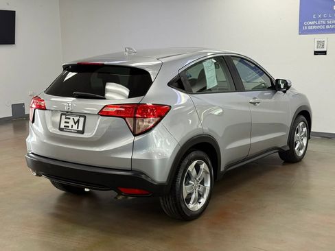 Used 2017 Honda HR-V EX image 7