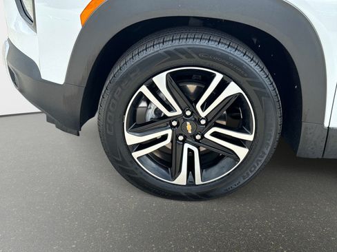 Used 2023 Chevrolet TrailBlazer LT FWD image 12