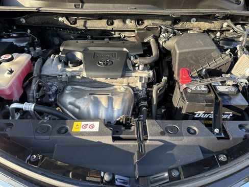 Used 2017 Toyota RAV4 XLE FWD image 34