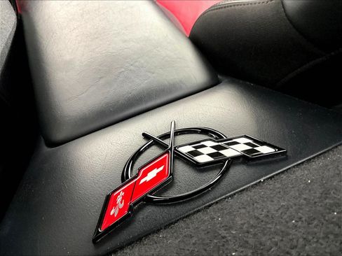 Used 2004 Chevrolet Corvette Z06 w/ Memory Package RWD image 10