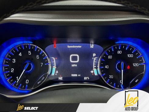 Used 2022 Chrysler Pacifica Touring-L FWD image 15