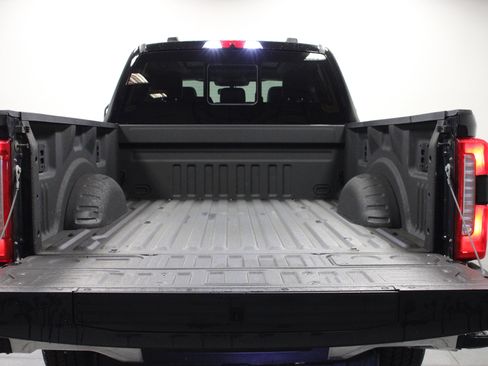 Used 2025 Ford F350 Lariat w/ Lariat Ultimate Package AWD/4WD image 14