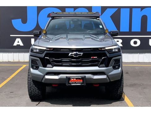 Used 2024 Chevrolet Colorado Z71 w/ Z71 Convenience Package 2 AWD/4WD image 3