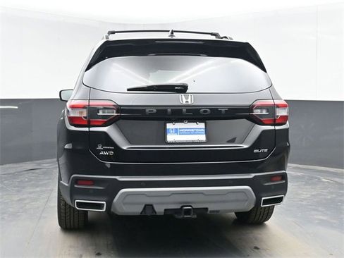 Used 2023 Honda Pilot Elite image 9