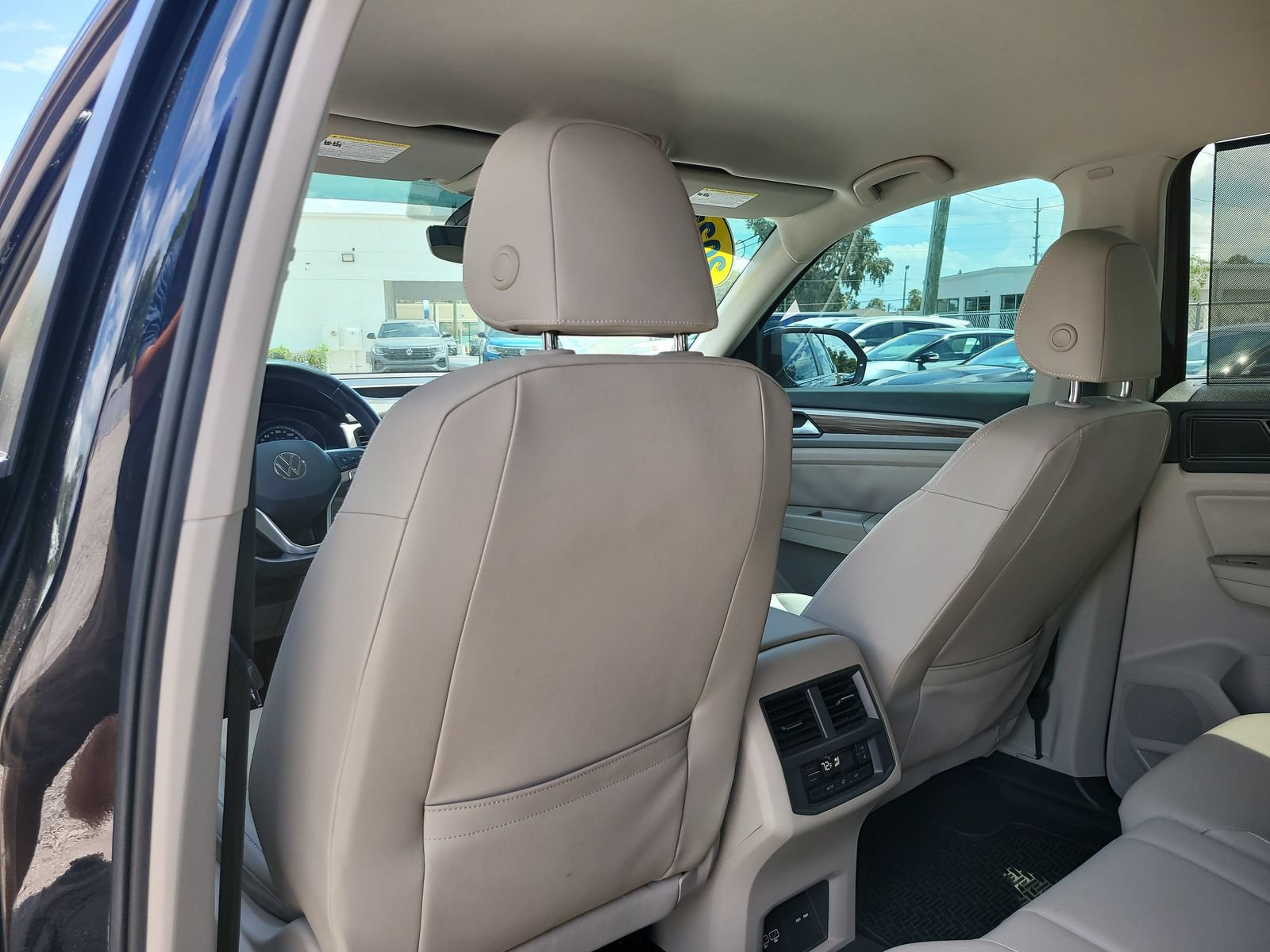 Used 2021 Volkswagen Atlas SE w/ Towing Package FWD image 11