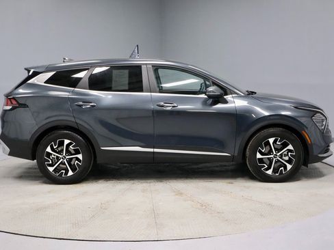 Used 2024 Kia Sportage EX image 12