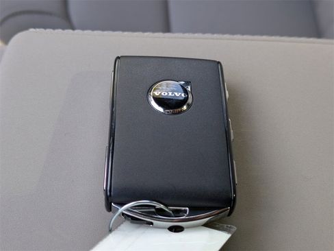 New 2026 Volvo XC90 B5 Plus w/ Protection Package Premier image 42