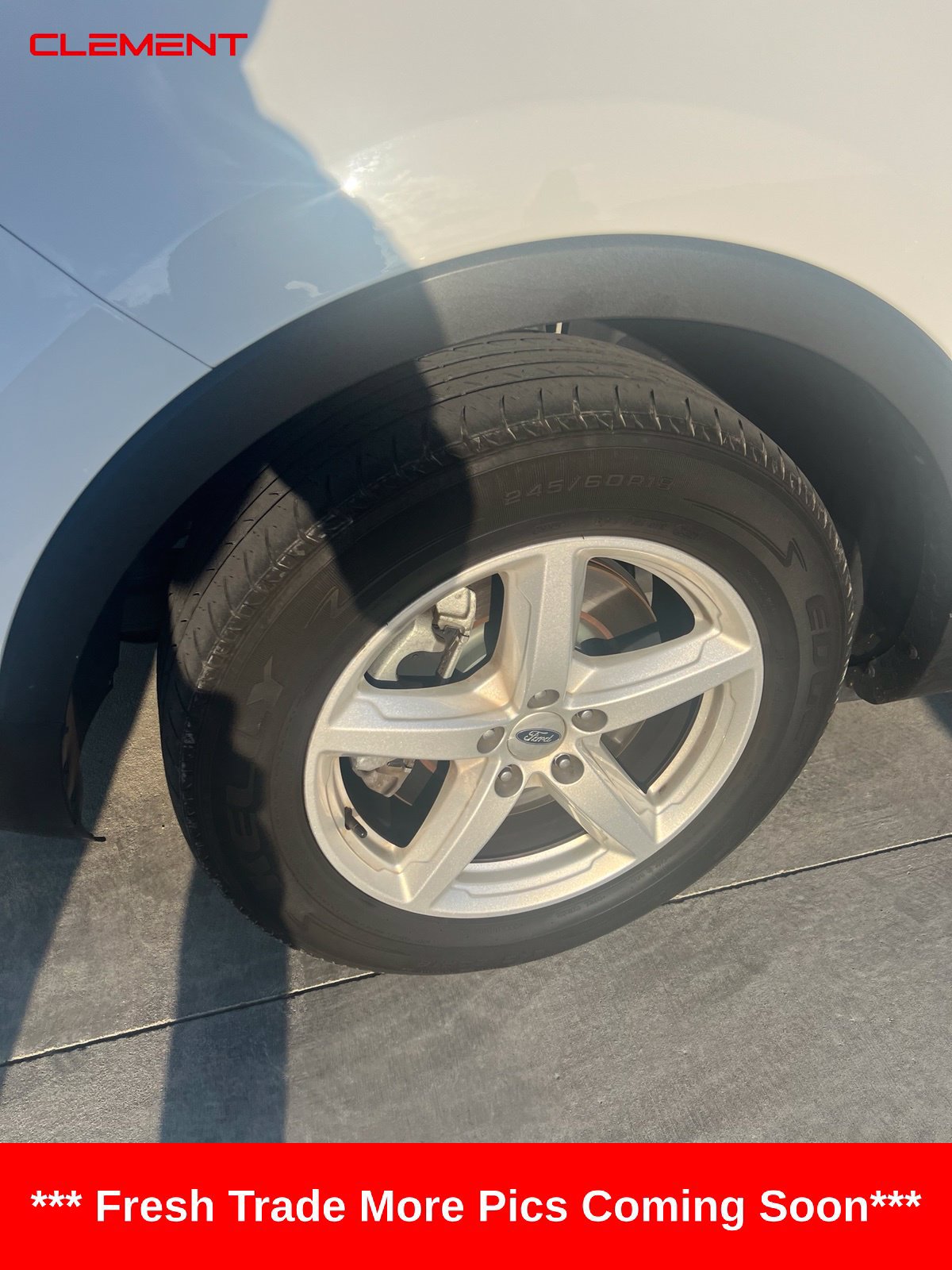 Used 2018 Ford Explorer XLT FWD image 2