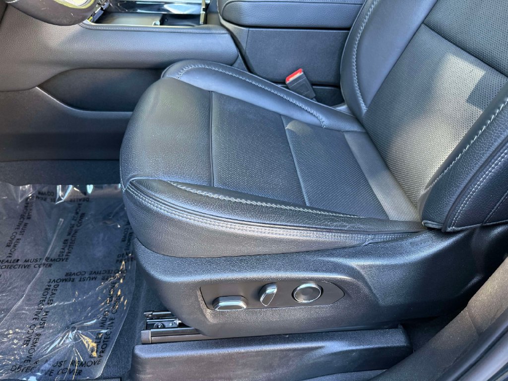 Used 2021 GMC Yukon XL Denali AWD/4WD image 3