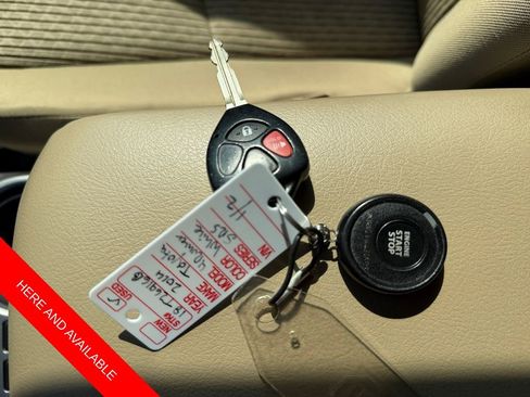 Used 2014 Toyota 4Runner SR5 AWD/4WD image 32