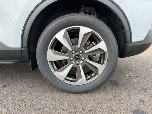 Used 2025 Ford Escape Platinum image 17