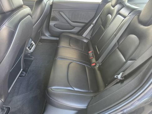 Used 2018 Tesla Model 3 Mid Range RWD image 35