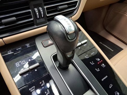 Used 2023 Porsche Macan AWD/4WD image 14