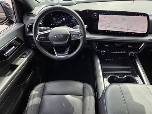 Certified 2025 Chevrolet Suburban Z71 image 16