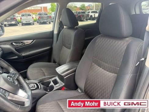 Used 2019 Nissan Rogue S w/ Special Edition Package AWD/4WD image 16