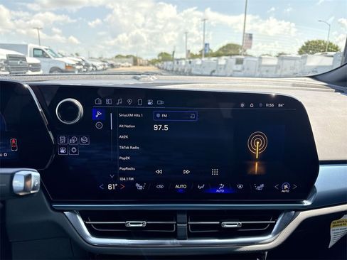 Used 2024 Chevrolet Equinox EV LT image 13