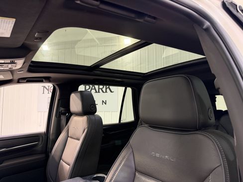 Used 2023 GMC Yukon Denali image 10