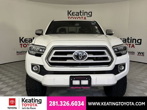 Used 2021 Toyota Tacoma Limited AWD/4WD image 10