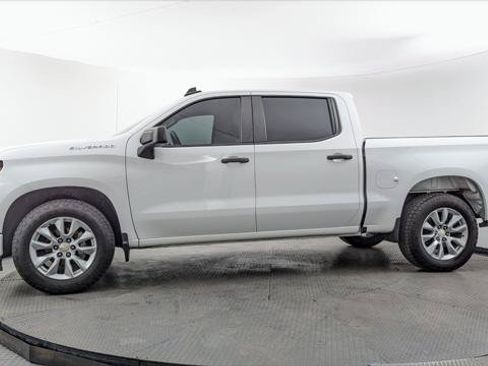 Used 2022 Chevrolet Silverado 1500 Custom RWD image 3