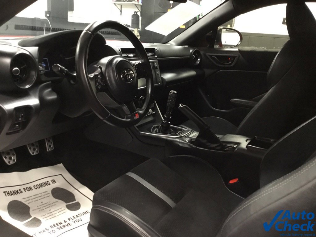 Used 2024 Toyota GR86 Premium RWD image 21