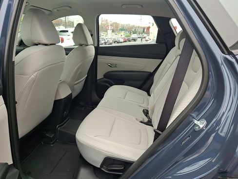 Certified 2025 Hyundai Tucson SE image 11