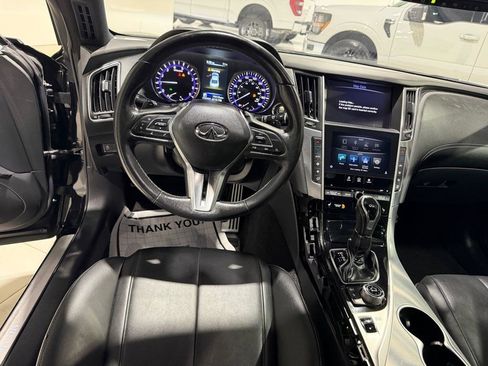 Used 2017 INFINITI Q60 3.0t Sport RWD image 26