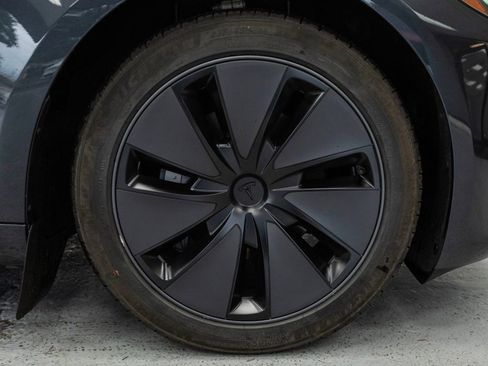 Used 2025 Tesla Model 3 Long Range image 11