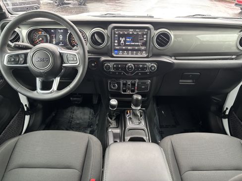 Used 2023 Jeep Wrangler Sahara w/ Cold Weather Group image 21