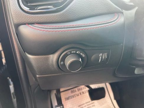 Used 2023 Dodge Durango GT RWD image 18