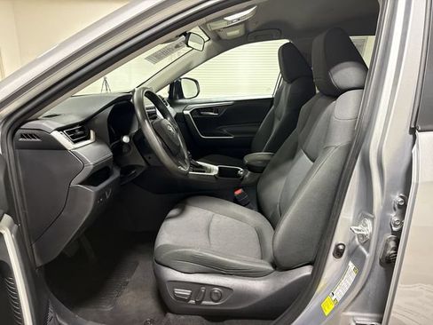 Used 2024 Toyota RAV4 XLE FWD image 19