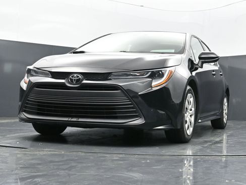 Used 2024 Toyota Corolla LE image 36