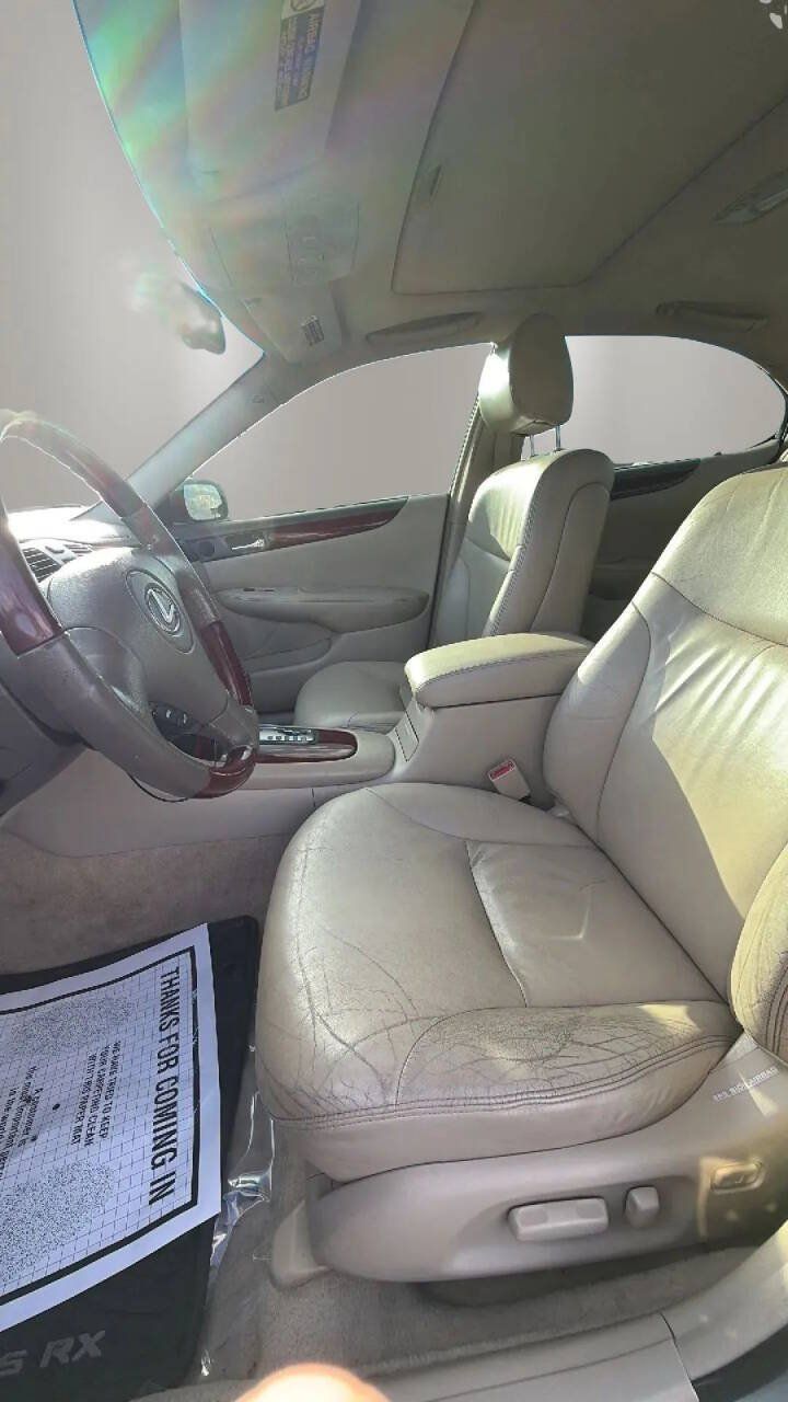 Used 2002 Lexus ES 330 FWD image 9