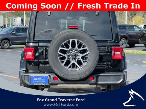 Used 2025 Jeep Wrangler Unlimited Sahara AWD/4WD image 37