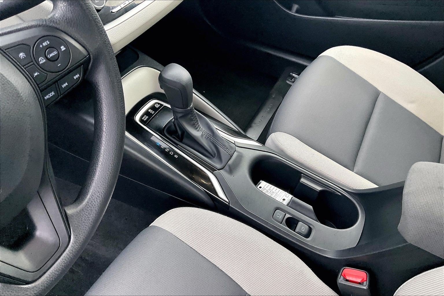 Used 2026 Toyota Corolla LE w/ LE Premium Package FWD image 22