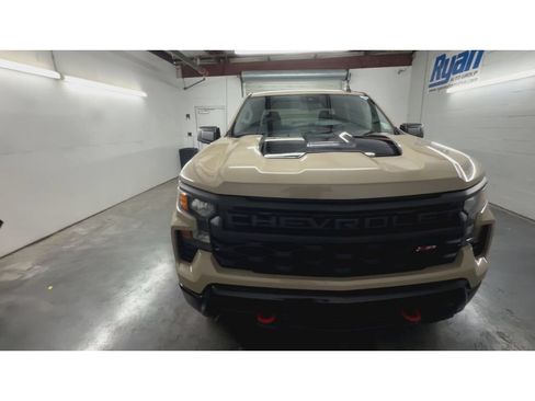Used 2023 Chevrolet Silverado 1500 Custom Trail Boss AWD/4WD image 3