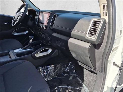 Used 2024 Nissan Frontier SV w/ SV Convenience Package RWD image 27