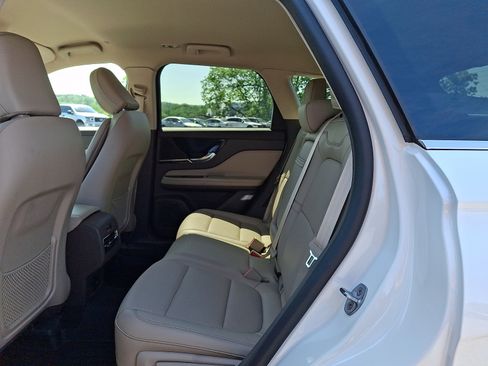 Certified 2022 Lincoln Corsair AWD w/ Equipment Group 101A image 11