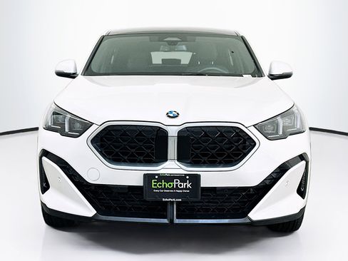 Used 2025 BMW X2 xDrive28i image 2