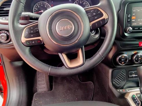 Used 2017 Jeep Renegade Latitude image 13