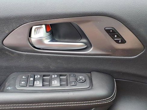 New 2026 Chrysler Pacifica Select image 16