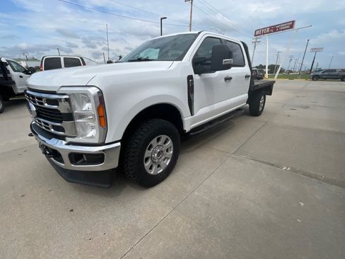 Used 2023 Ford F250 XLT AWD/4WD image 4