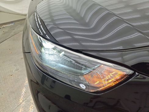 Certified 2022 Toyota Highlander L image 27